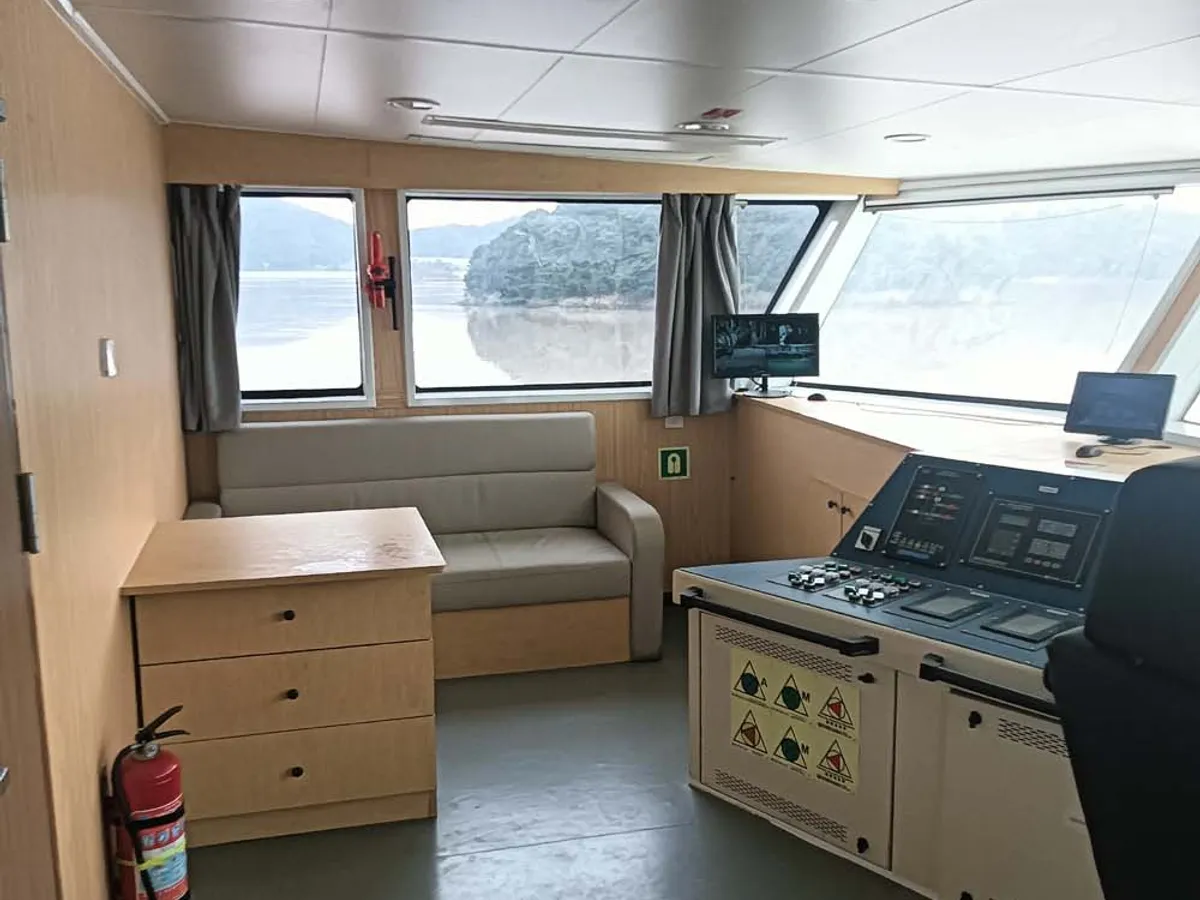 Catamaran de vânzare