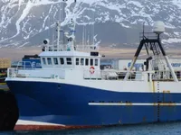 Nava de pescuit tip trauler de vânzare