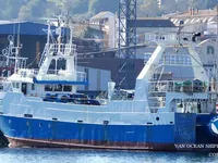 Nava de pescuit tip trauler de vânzare