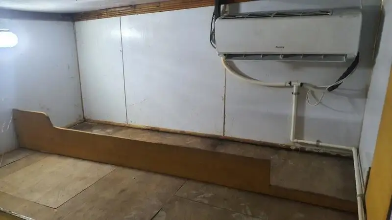 Nava de pescuit cu linii lungi de vânzare