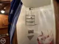 Nava de pescuit cu linii lungi de vânzare