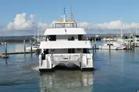 Catamaran de vânzare