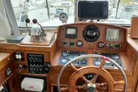 Nava de pescuit tip trauler de vânzare