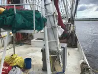 Nava de pescuit tip trauler de vânzare