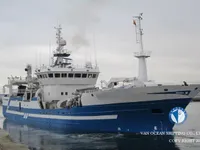 Nava de pescuit tip trauler de vânzare