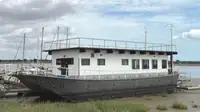 Barjă de cazare de vânzare