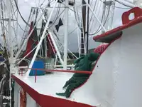 Nava de pescuit tip trauler de vânzare