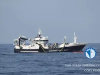Nava de pescuit tip trauler de vânzare