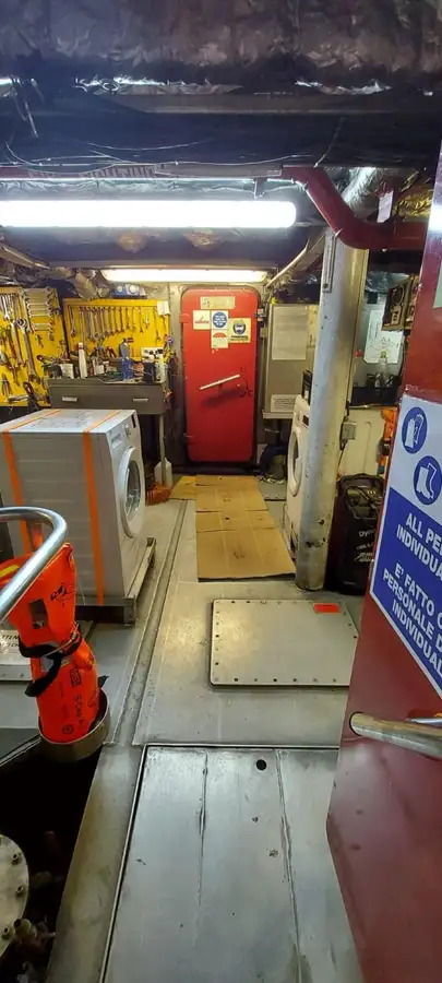 Navă de transport echipaj de vânzare
