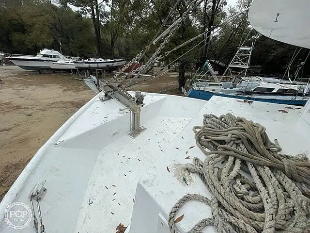 Nava de pescuit tip trauler de vânzare