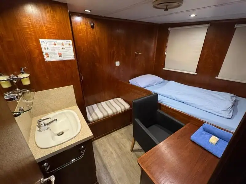 Nava container de vânzare