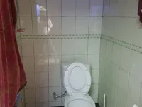 Ambarcațiune de debarcare, cu rezervoare de vânzare