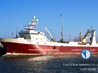 Nava de pescuit tip trauler de vânzare