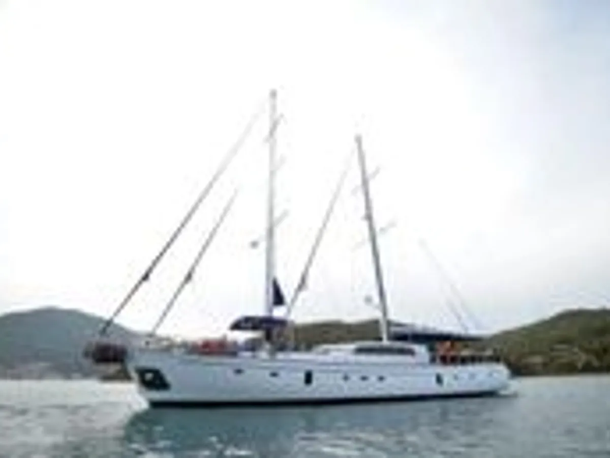 Iaht de vânzare