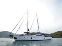 Iaht de vânzare