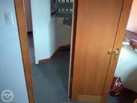 Șalupă de vânzare