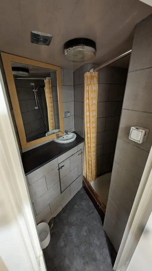 Navă de sondaj de vânzare