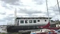 Barjă de cazare de vânzare