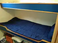 Șalupă de vânzare