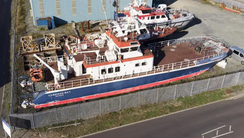 Catamaran de vânzare
