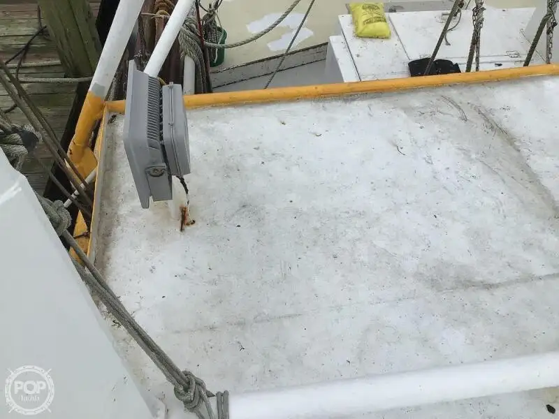 Nava de pescuit tip trauler de vânzare