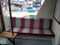 Șalupă de vânzare