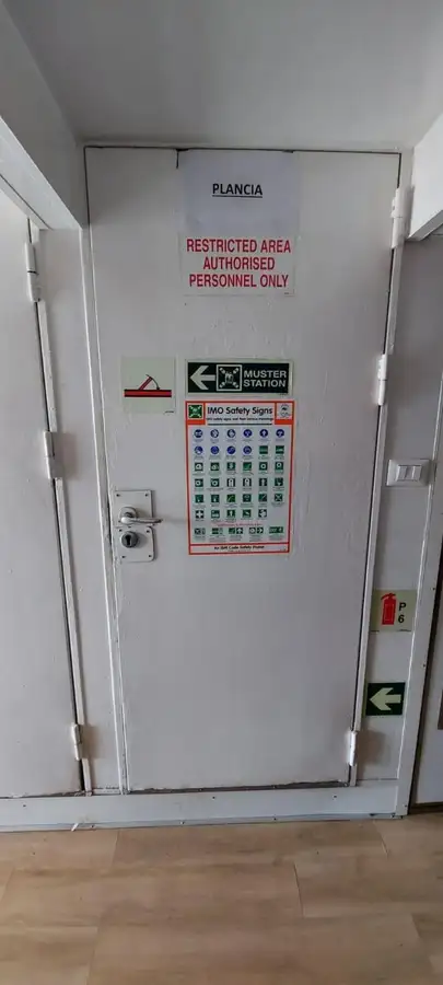 Navă de transport echipaj de vânzare