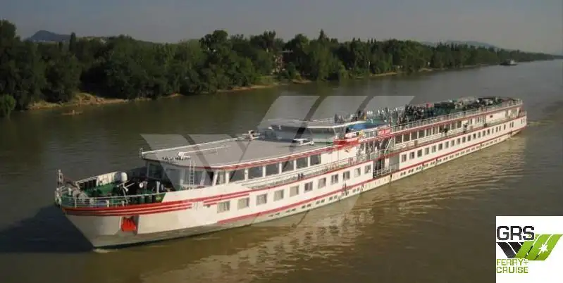 Navă de croazieră de vânzare