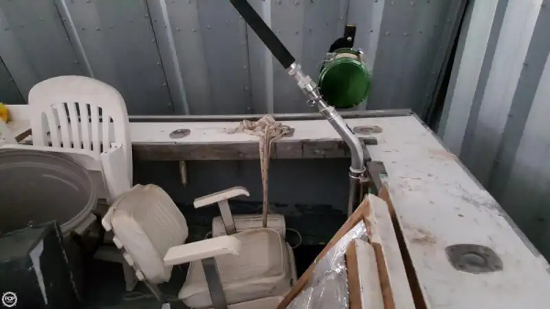 Nava de pescuit tip trauler de vânzare