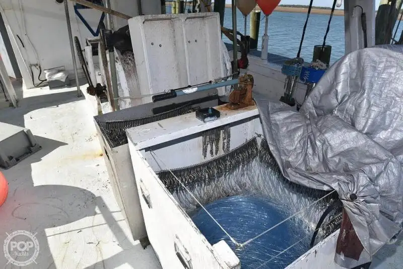 Nava de pescuit cu linii lungi de vânzare