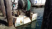 Nava de pescuit tip trauler de vânzare