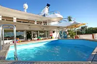 Catamaran de vânzare