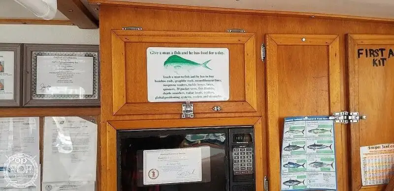 Nava de pescuit tip trauler de vânzare