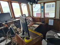 Nava de pescuit tip trauler de vânzare