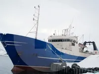 Nava de pescuit tip trauler de vânzare