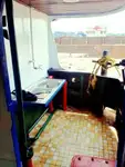Ambarcațiune de debarcare, cu rezervoare de vânzare