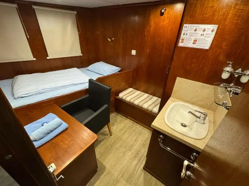 Nava container de vânzare