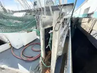 Nava de pescuit tip trauler de vânzare