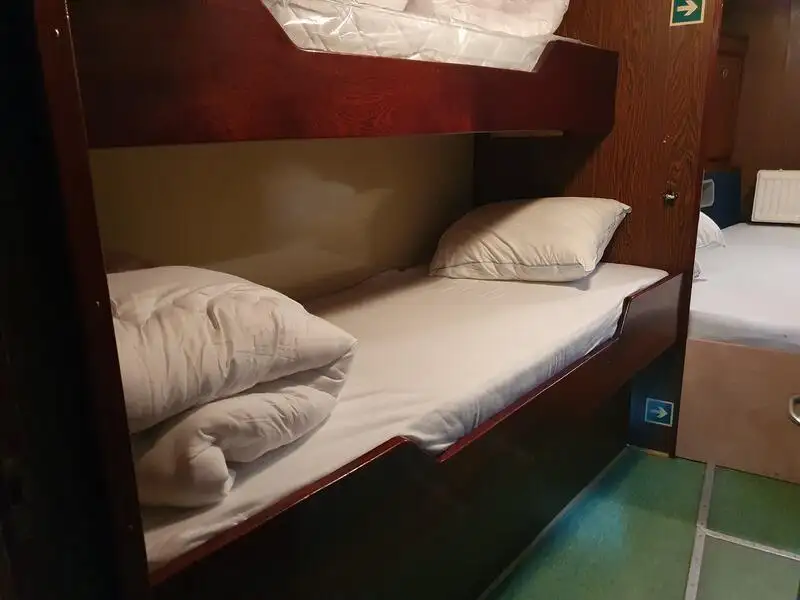 Navă de sondaj de vânzare