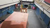 Șalupă de vânzare