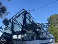 Nava de pescuit tip trauler de vânzare