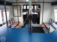 Șalupă de vânzare