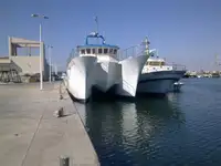 Catamaran de vânzare