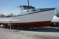 Nava de pescuit tip trauler de vânzare