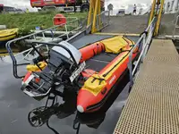 Nava de salvare de vânzare