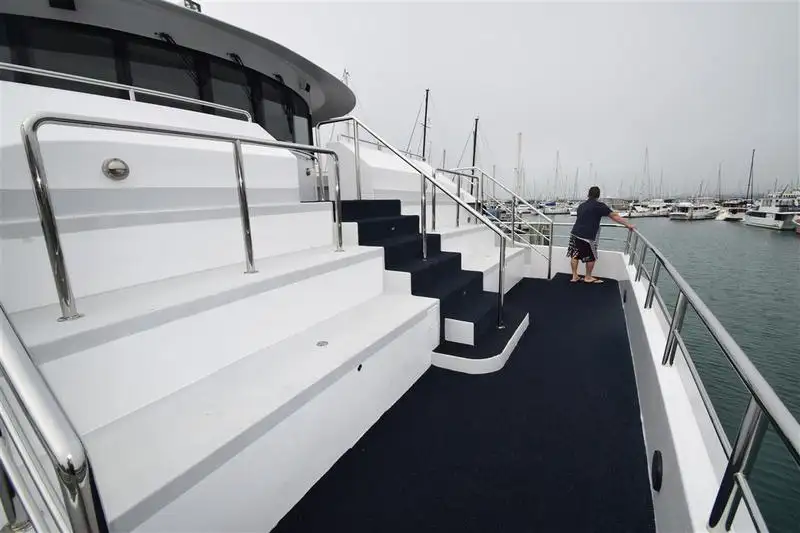 Catamaran de vânzare
