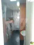 Ambarcațiune de debarcare, cu rezervoare de vânzare
