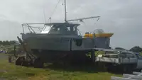 Nava de pescuit tip trauler de vânzare