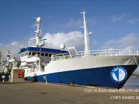 Nava de pescuit tip trauler de vânzare