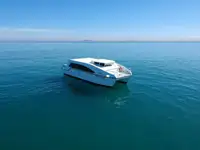 Catamaran de vânzare
